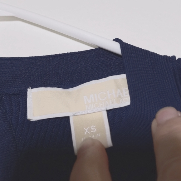 MICHAEL KORS Midi Dress, Yarn-like material beautiful, Night blue color size XS. - Picture 6 of 7